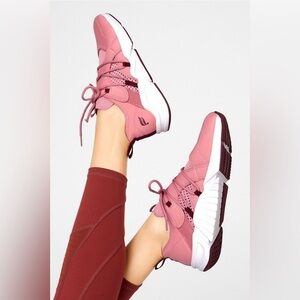 Fabletics || Brookside Performance Sneakers (W8)